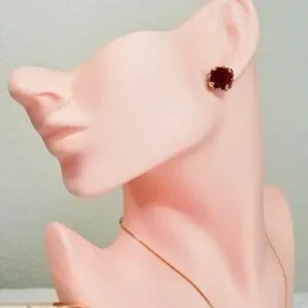 ?? Classic Design Elegant Stud Earrings With Red Stones